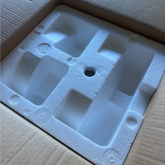 Hallmark Carousel Collectible - Picture 10 of 16